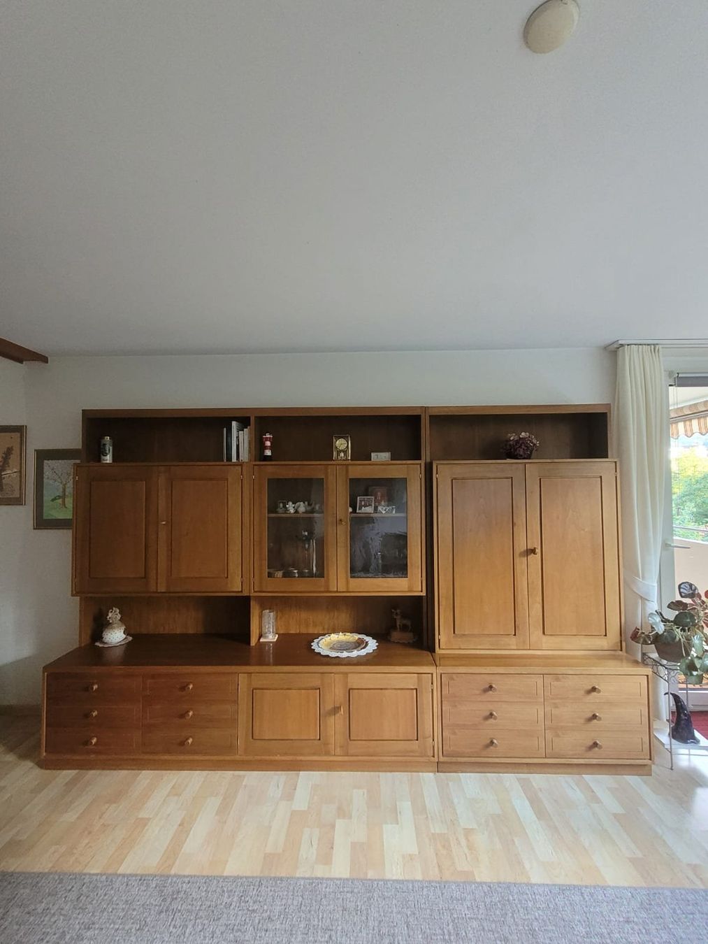 Articoli in legno: Wohnwand Schweizer Nussbaum – Usato da Känerkinden venduto da Mirj84 2