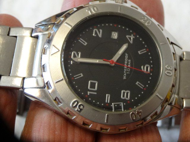 TCM Uhren: TCM HERREN UHR,QUARTZ,DATE.SCHÖNE MODEL.LÄÜFT. – Gebraucht aus zürich von ahmad01 7