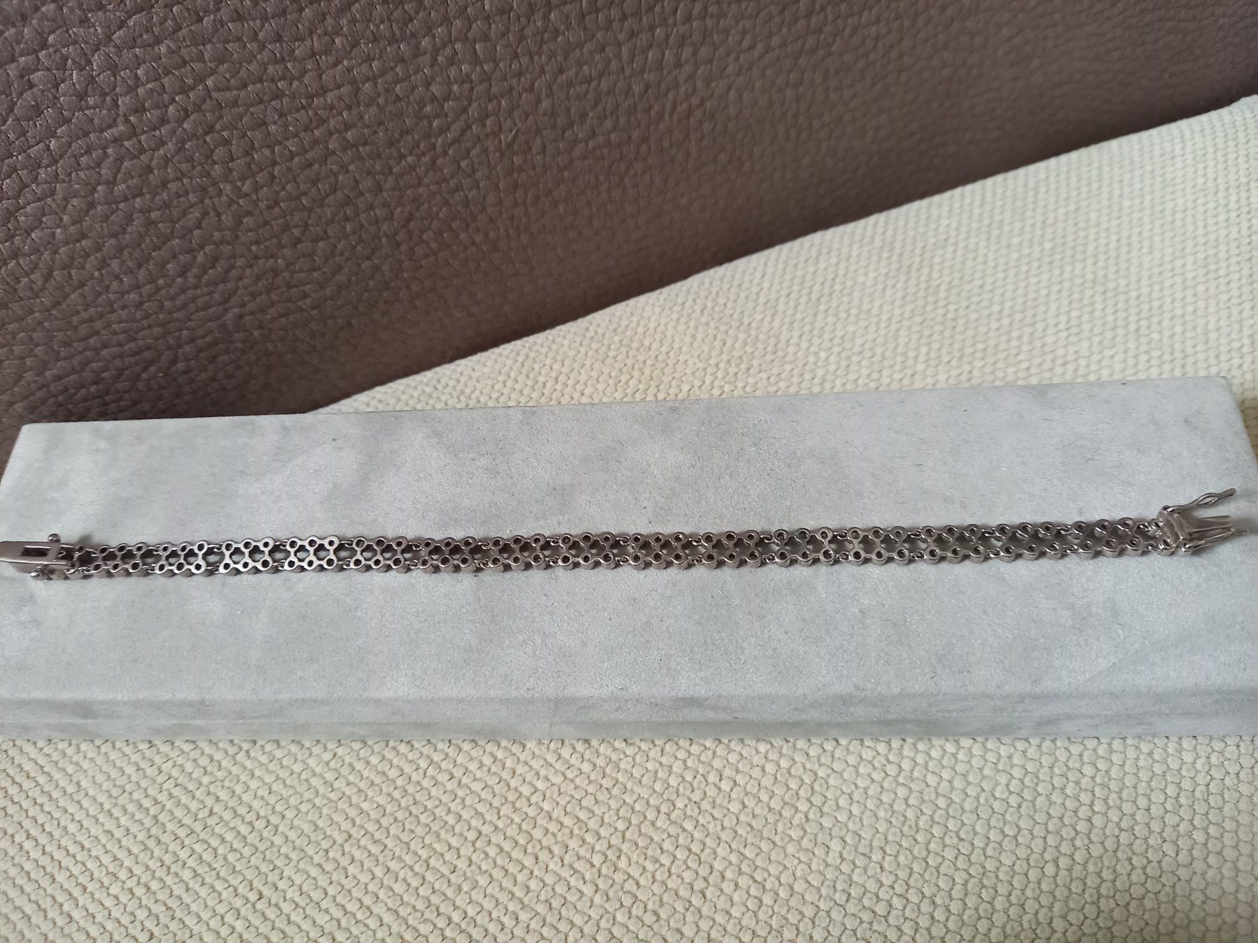 Armbänder & -reifen: Schönes Silber Armband mit Steinen – Gebraucht aus Rickenbach LU von ata47 1