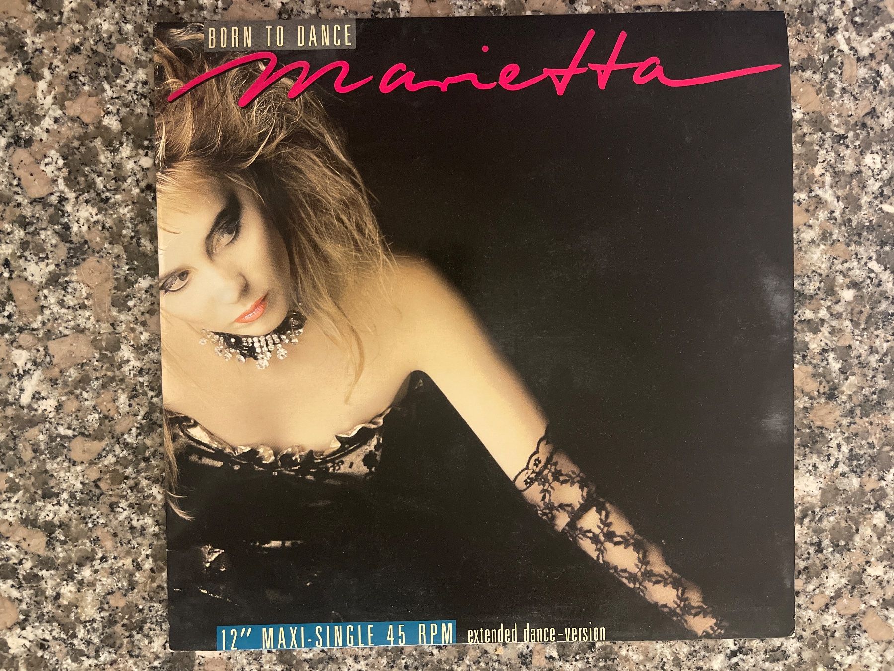 Vinyles: A60/Marietta - Born To Dance – D'occasion à Frutigen par Philippe_jsp