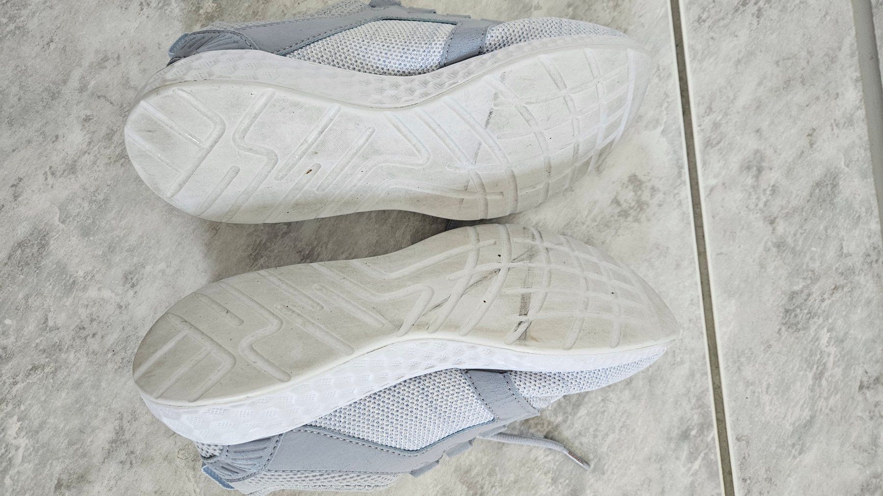 Bench Scarpe da donna: Lässige Sneaker hellblau von Bench Gr. 38 – Usato da Gossau ZH venduto da fashiontwo 6