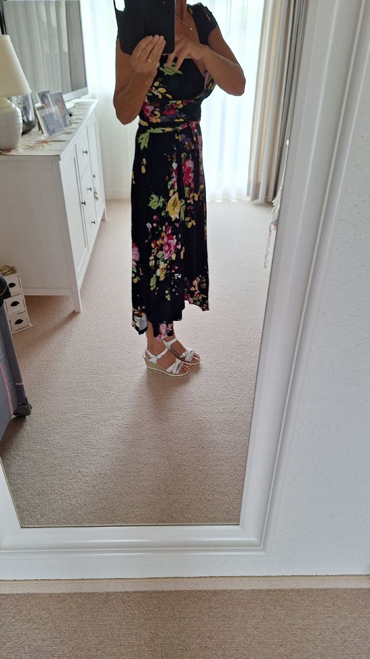 Vestiti: Sommerliches Maxikleid mit Blumenmuster, Grösse 38.Neu – Nuovo (secondo la descrizione) da werdenberg venduto da Nsmilles 1