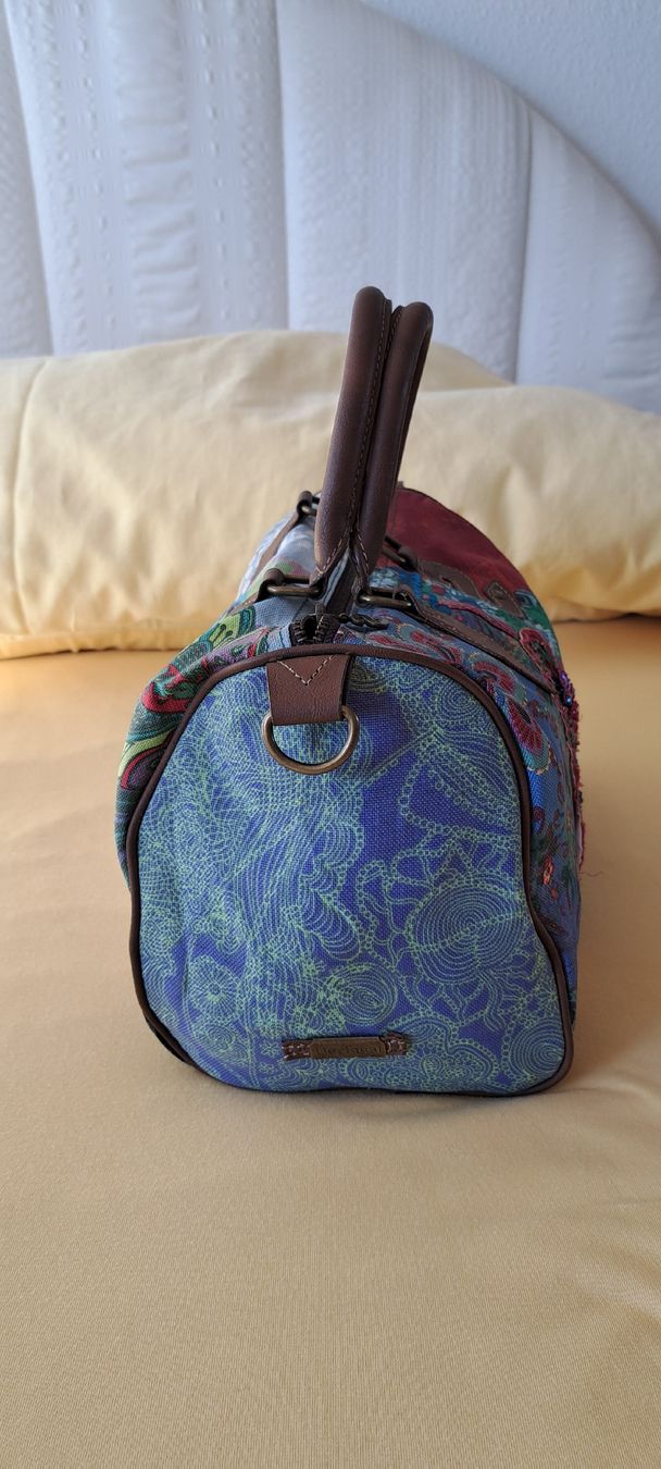 Desigual Borse da donna: Sac à main Desigual NEUF ! patchwork multicolore – Nuovo e nell'imballaggio originale da Meyrin venduto da gazon02 4