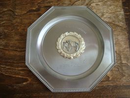Assiette en étain