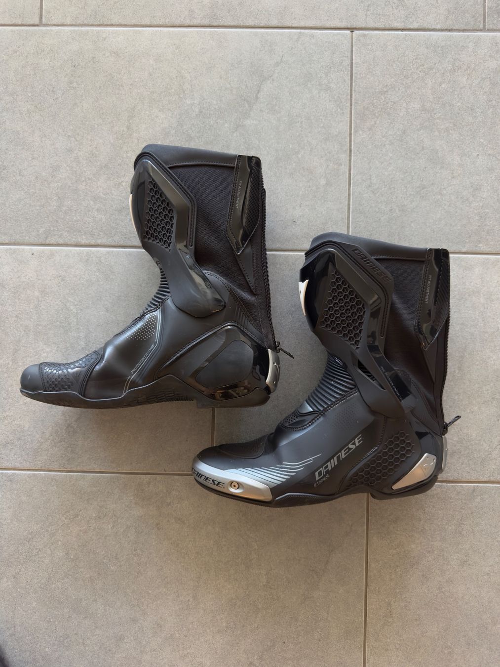 Scarpe da uomo: DAINESE Torque 4 Boots Grösse 44 (NP 439) – Usato da Buchs AG venduto da seyhan_01 1