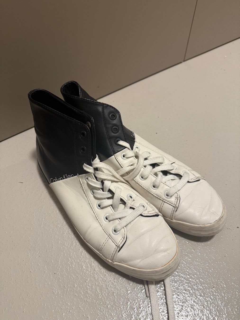 Scarpe da uomo: Chaussures Calvin Klein – Usato da Vandoeuvres venduto da iga_zzg6