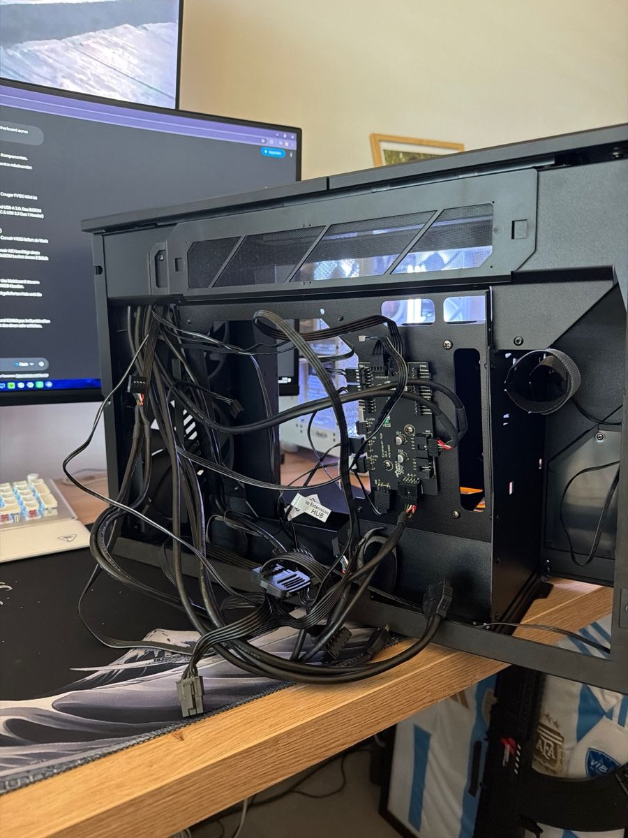 Asus Custodie: Asus ROG Z11 Gehäuse – Usato da Güttingen venduto da JeffreyGucc 6