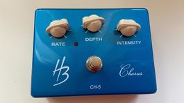 Chorus pedal CH-5 von Harley Benton (as new)