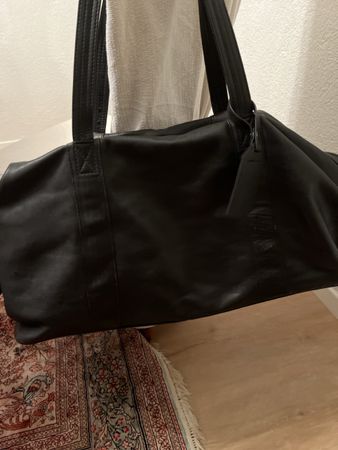 Schwarze Ledertasche Weekender sehrGeflegt Bag VonNichtrauh