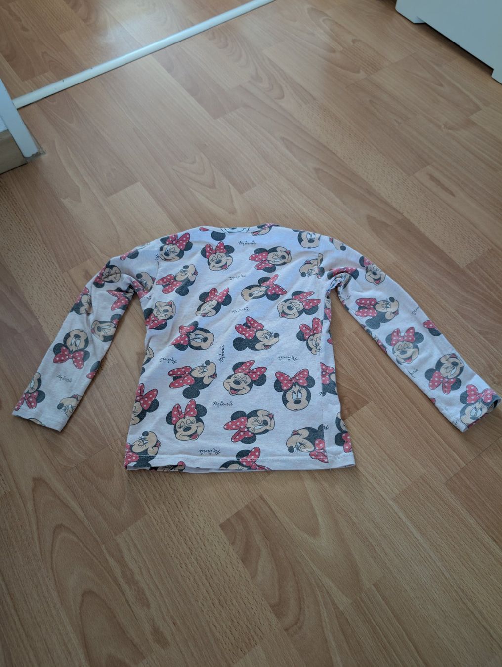 Pulls et sweat-shirts: Minnie Mouse Pullover – D'occasion à Buchs ZH par nudle10 1