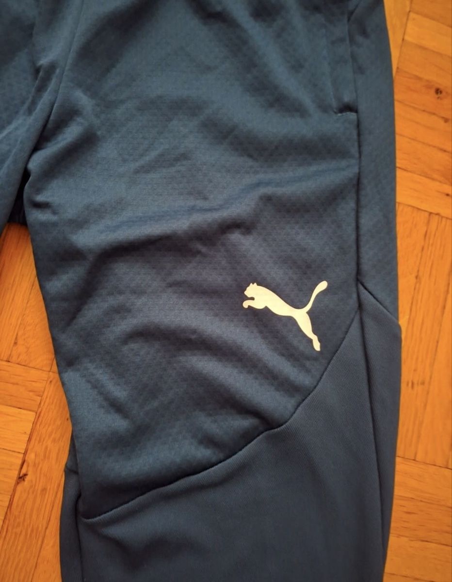 Puma Pantalons: Puma Trainingshosen – D'occasion à Wetzikon ZH par eli_kg9j
