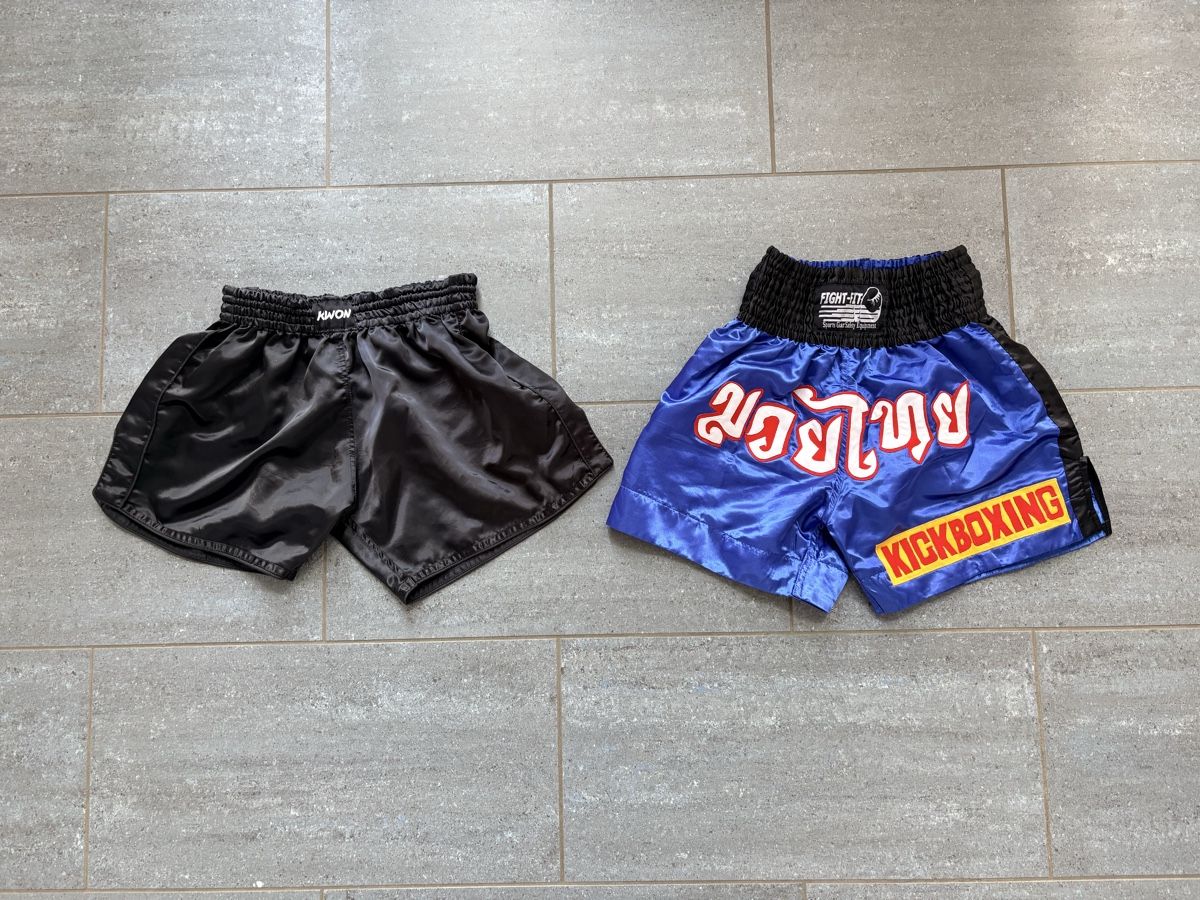 Hosen: Muay Thai Shorts 2x – Neu (gemäss Beschreibung) aus Seengen von Matrix2020