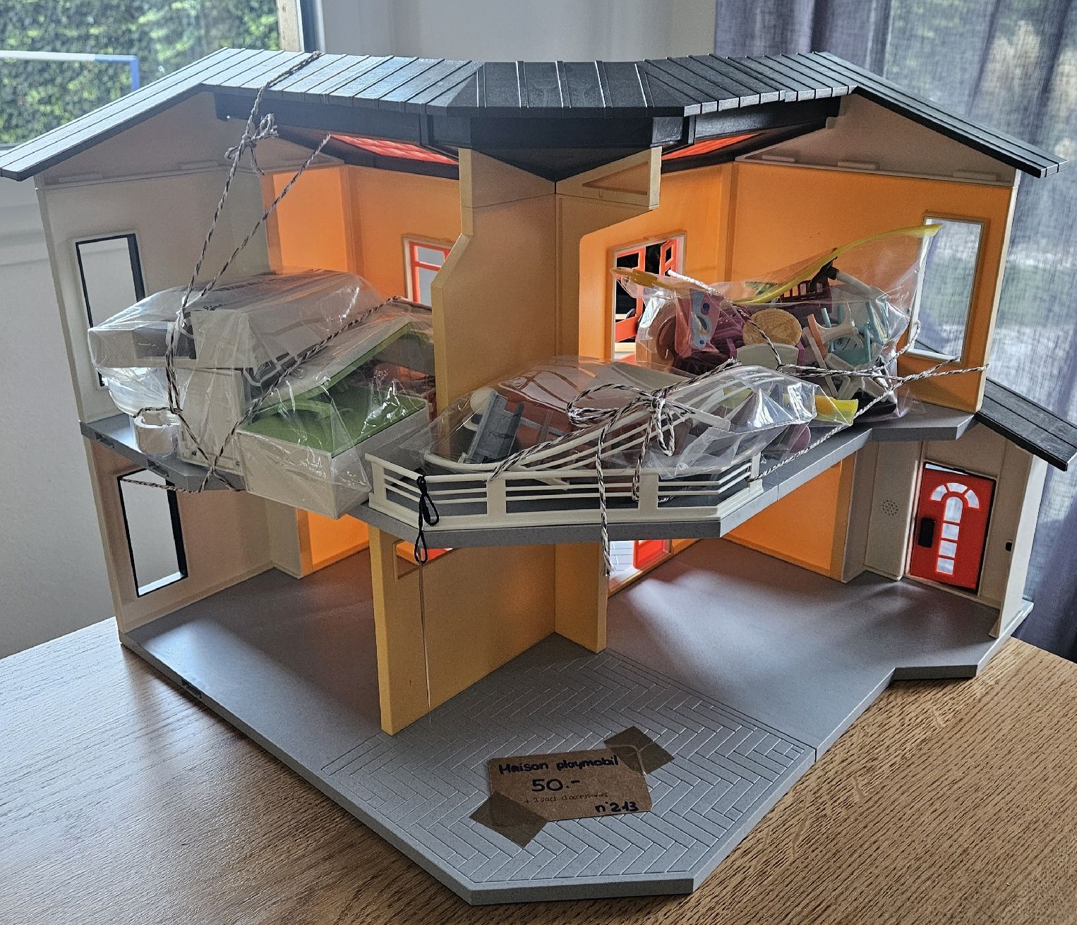 Playmobil Giocattoli: Maison playmobil avec accessoires  – Usato da Vétroz venduto da sas_yln5 1