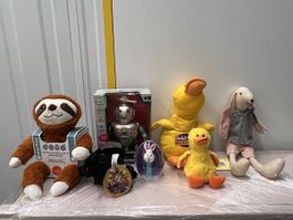 Lot of 7 toys 