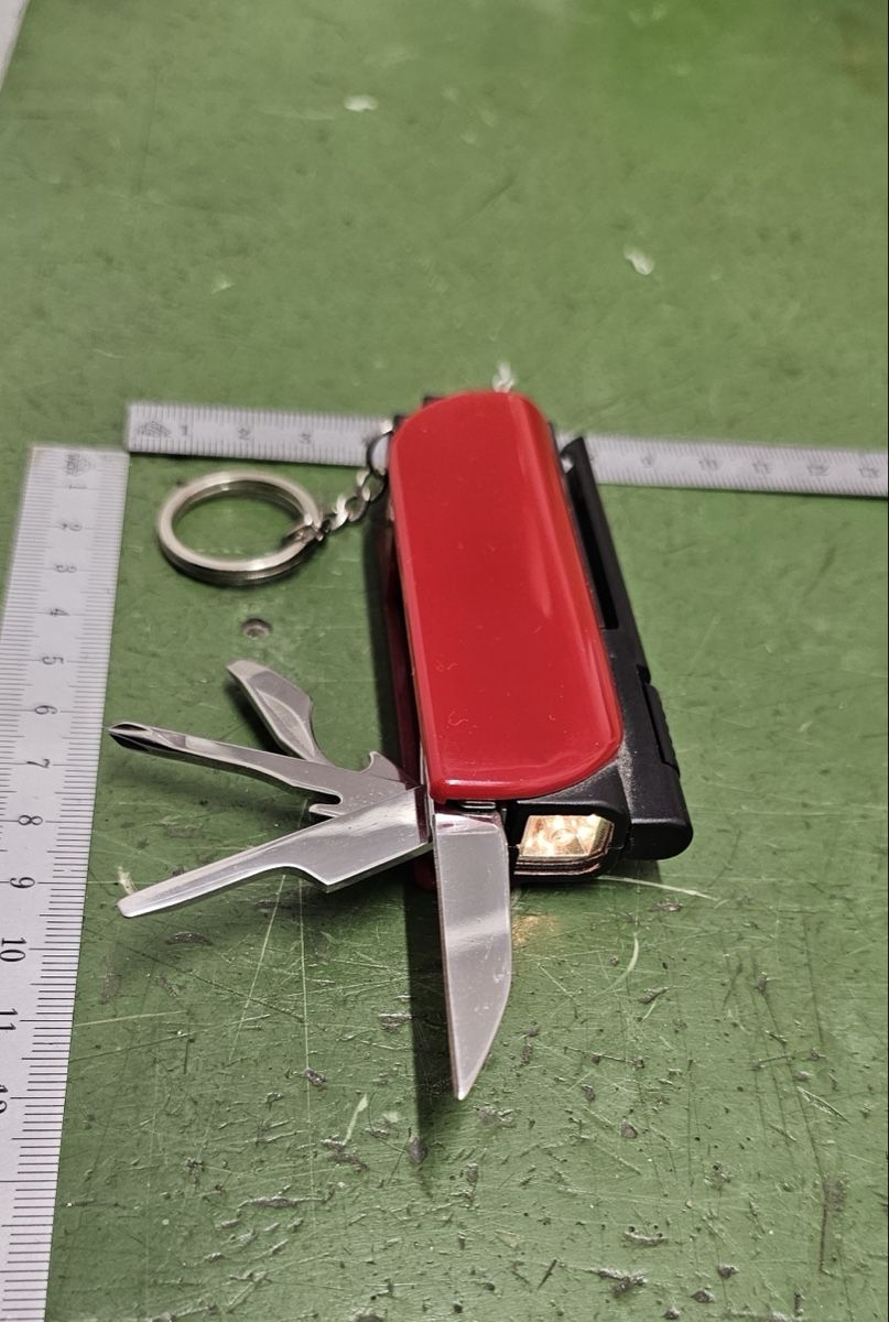Coltelli tascabile: Rotes Taschenmesser mit Licht – Usato da Burgdorf venduto da gbergler33 4