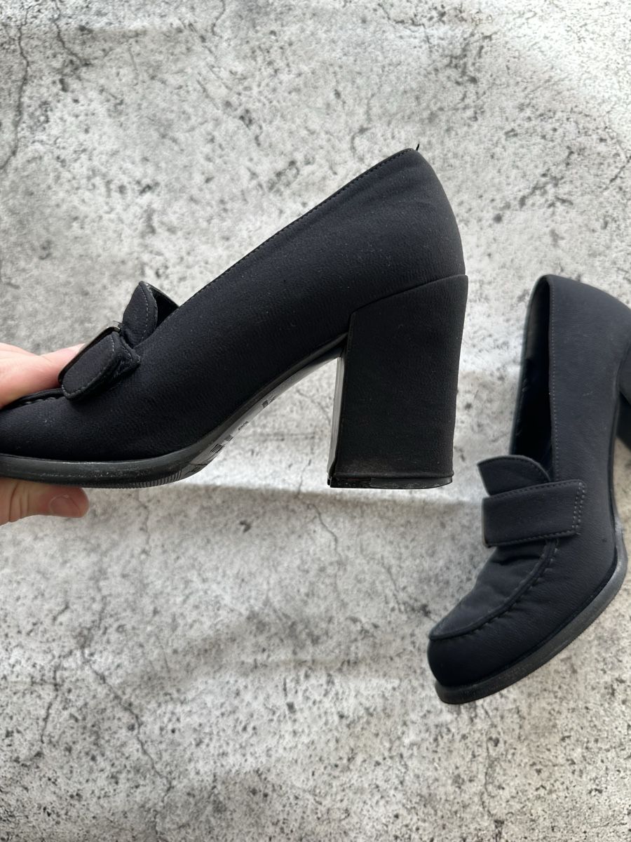 Prada Scarpe da donna: PRADA Black Loafers Heels, Size 35.5 - Perfect for Fall! – Usato da Zürich venduto da megastored 4