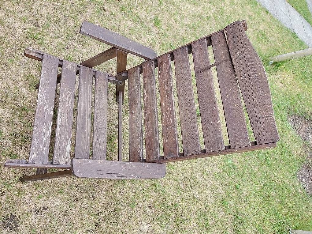 Tischset: Gartentisch Gartenstühle Holz – Gebraucht aus Brienz BE von cgj 2