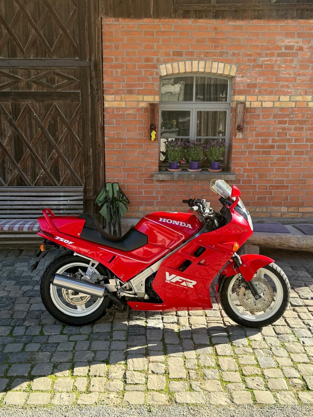 Honda Touring: Honda VFR 750 RC 24 – Usato da Neukirch-Egnach venduto da Sachsmaen