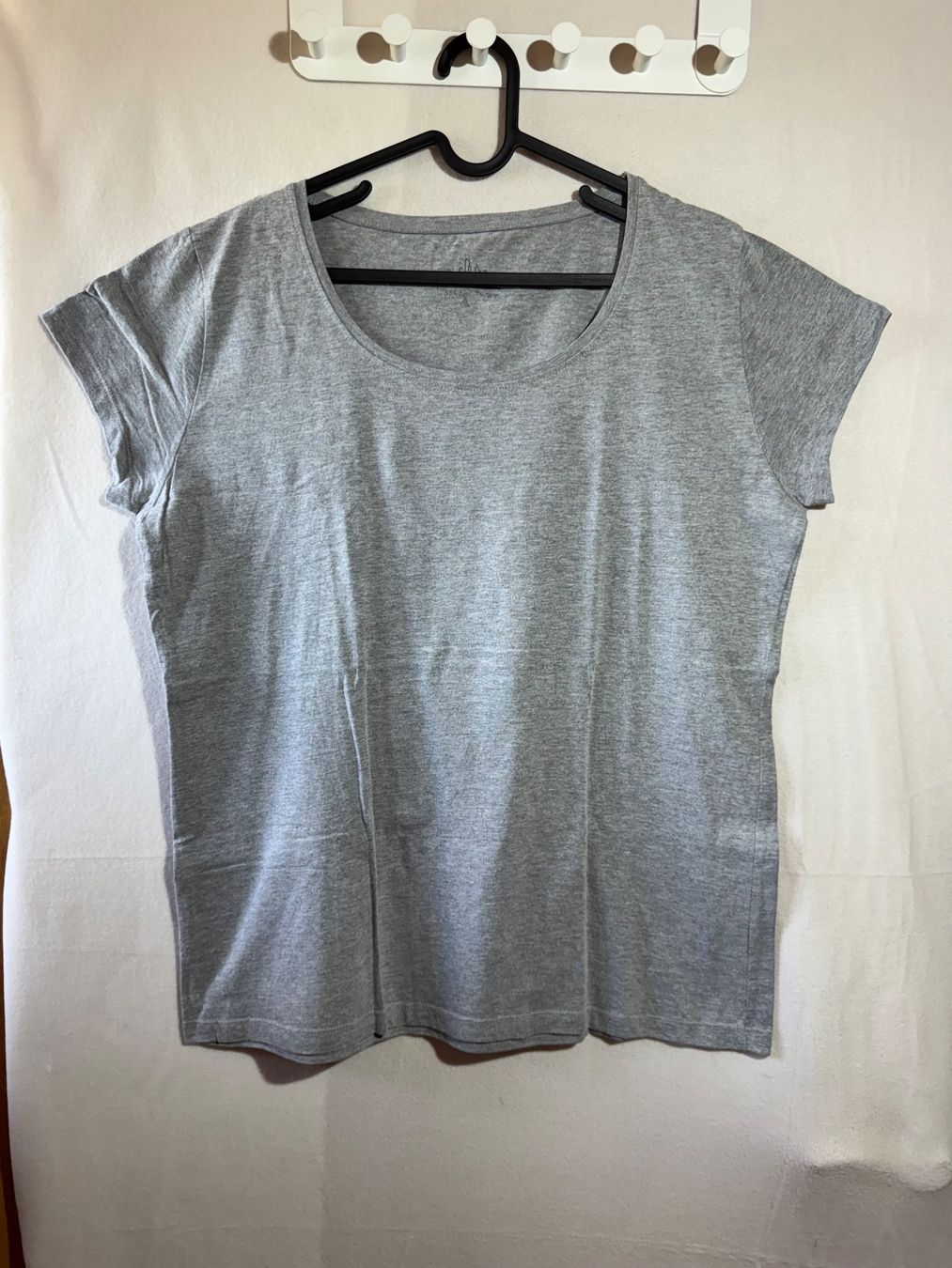 T-Shirts: Graues T-Shirt ca. Gr. L – Gebraucht aus Grosswangen von second_hand_dress
