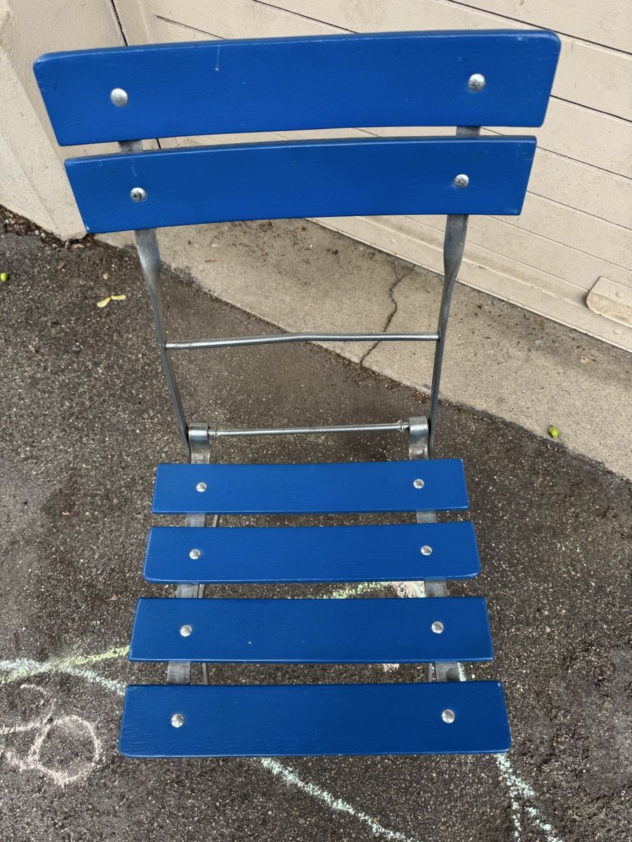 Sedie: 6 wunderschöne Klappstühle blau, Metallgestell – Usato da Bern venduto da bencivenga 3