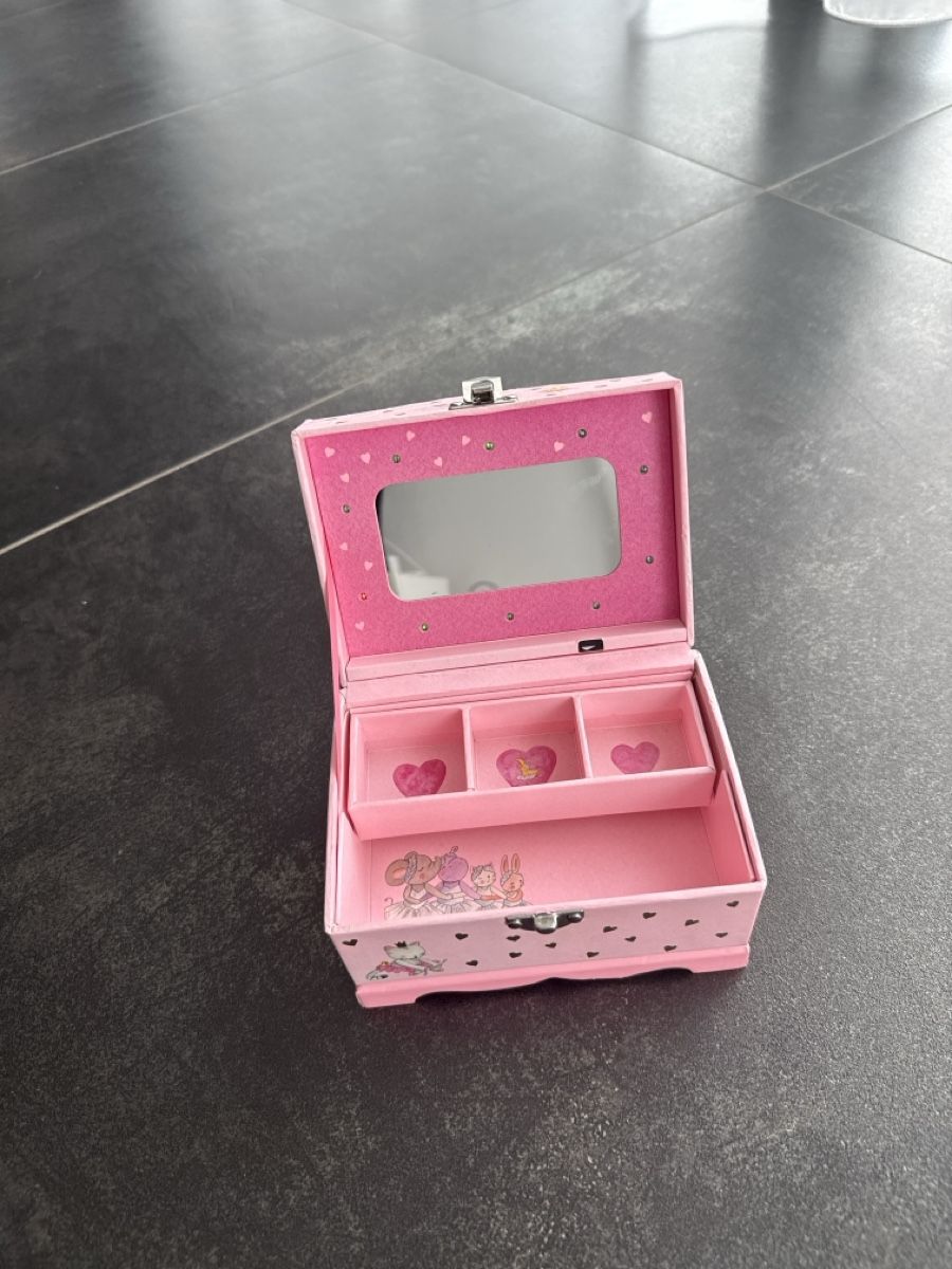 Jouets: Schmuckkästchen Princess Mimi – D'occasion à Hindelbank par Bstalder