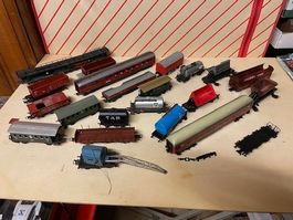 Lot mit defekten Fahrzeugen Spur H0