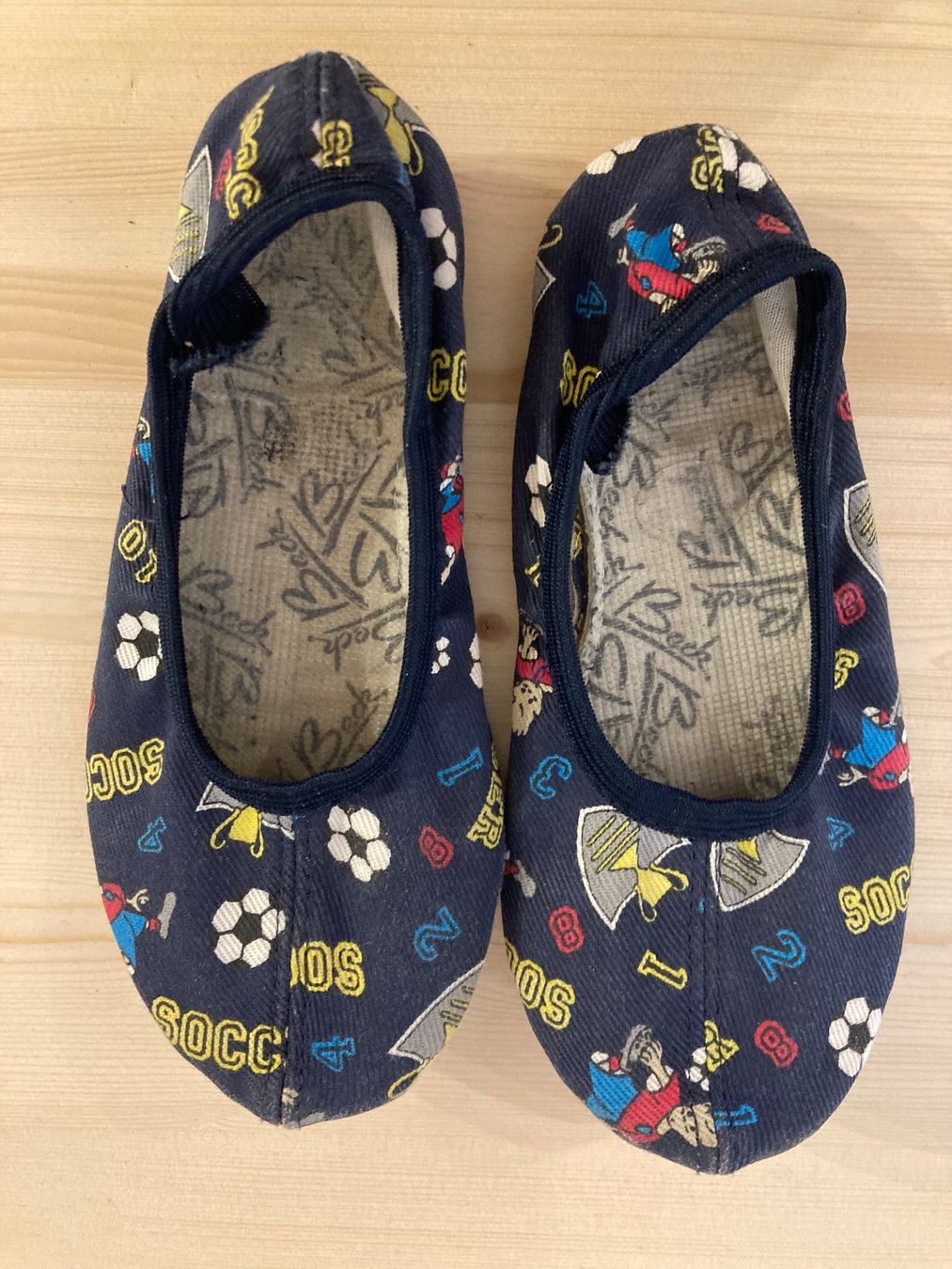 Scarpe per ragazzi: Turntäppeli von Beck Gr. 25 – Usato da Jona venduto da rahelg83