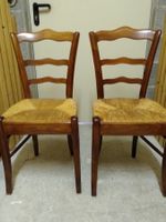 Deux chaises anciennes paillées