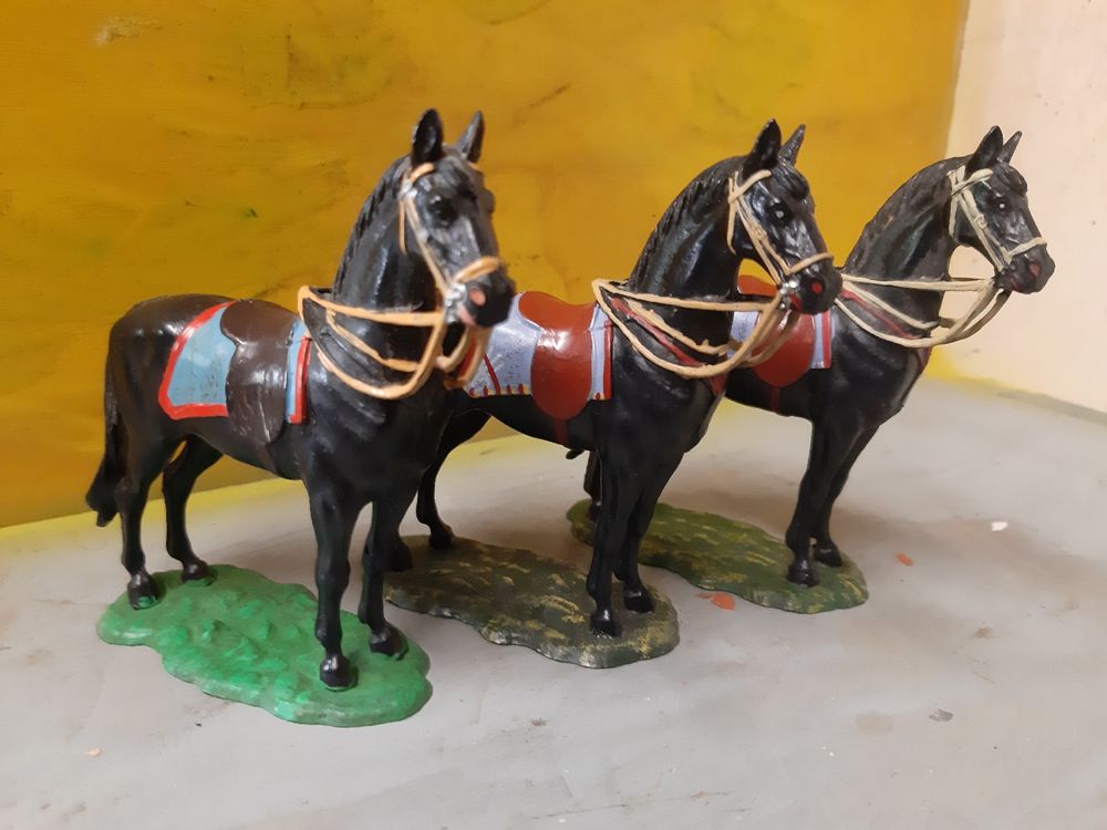 Chevaux Elastolin 2