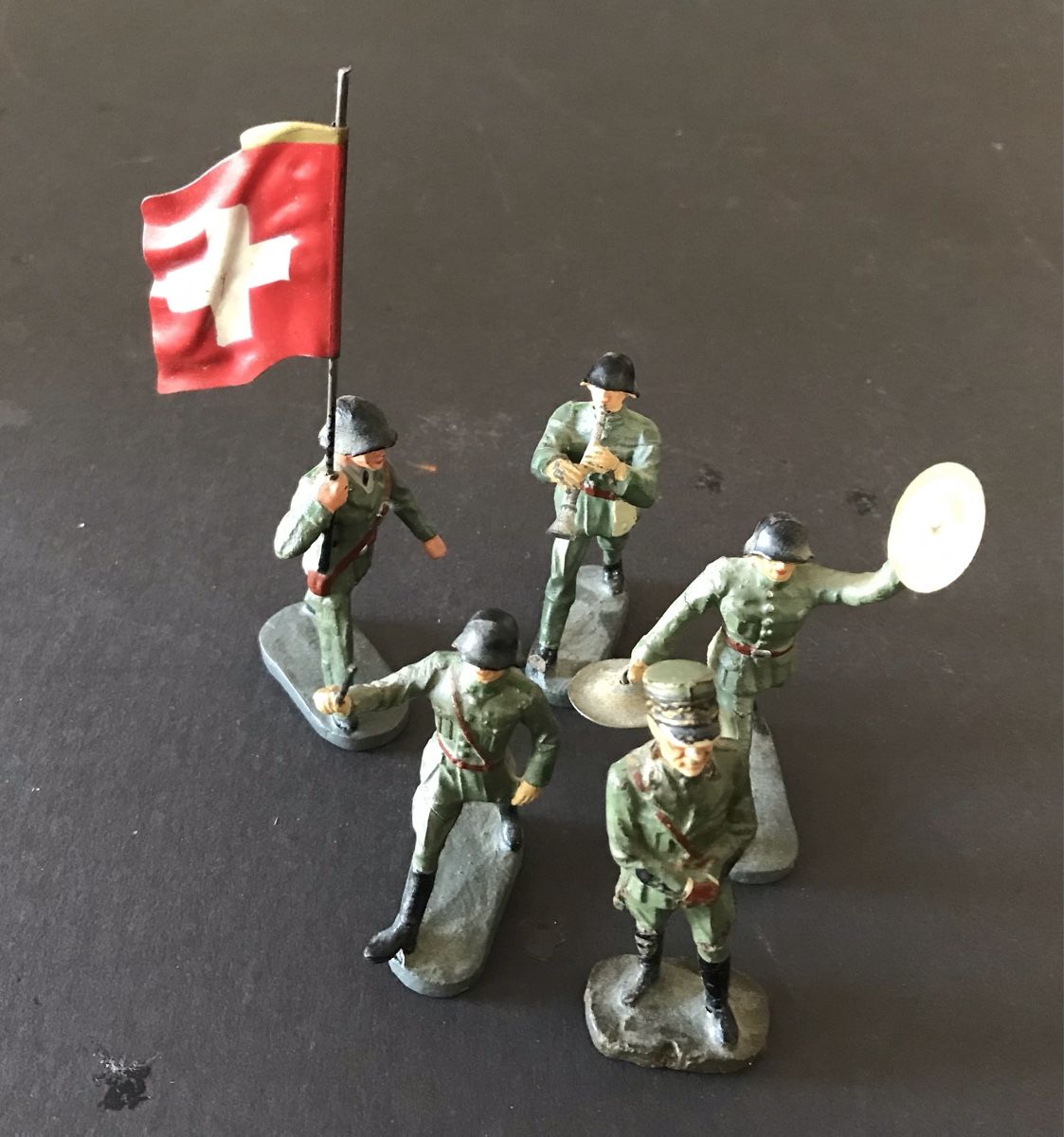 Elastolin Giocattoli: Figurines soldats suisses 5 pièces drapeau musique Elastolin – Usato da Penthaz venduto da Petrus45 2