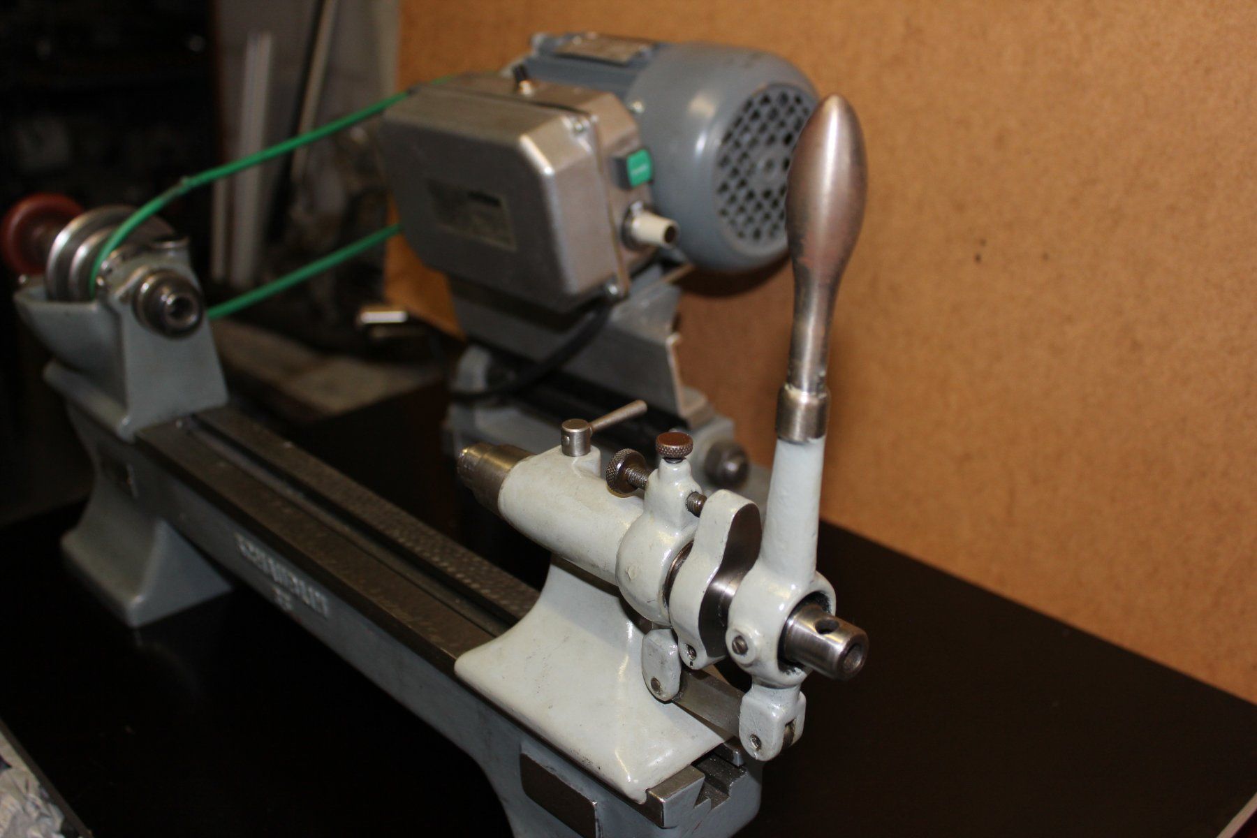 Schaublin Tutte le macchine: Schaublin 65   mit Frequezumformer  230V – Usato da Reinach AG venduto da hispo 2