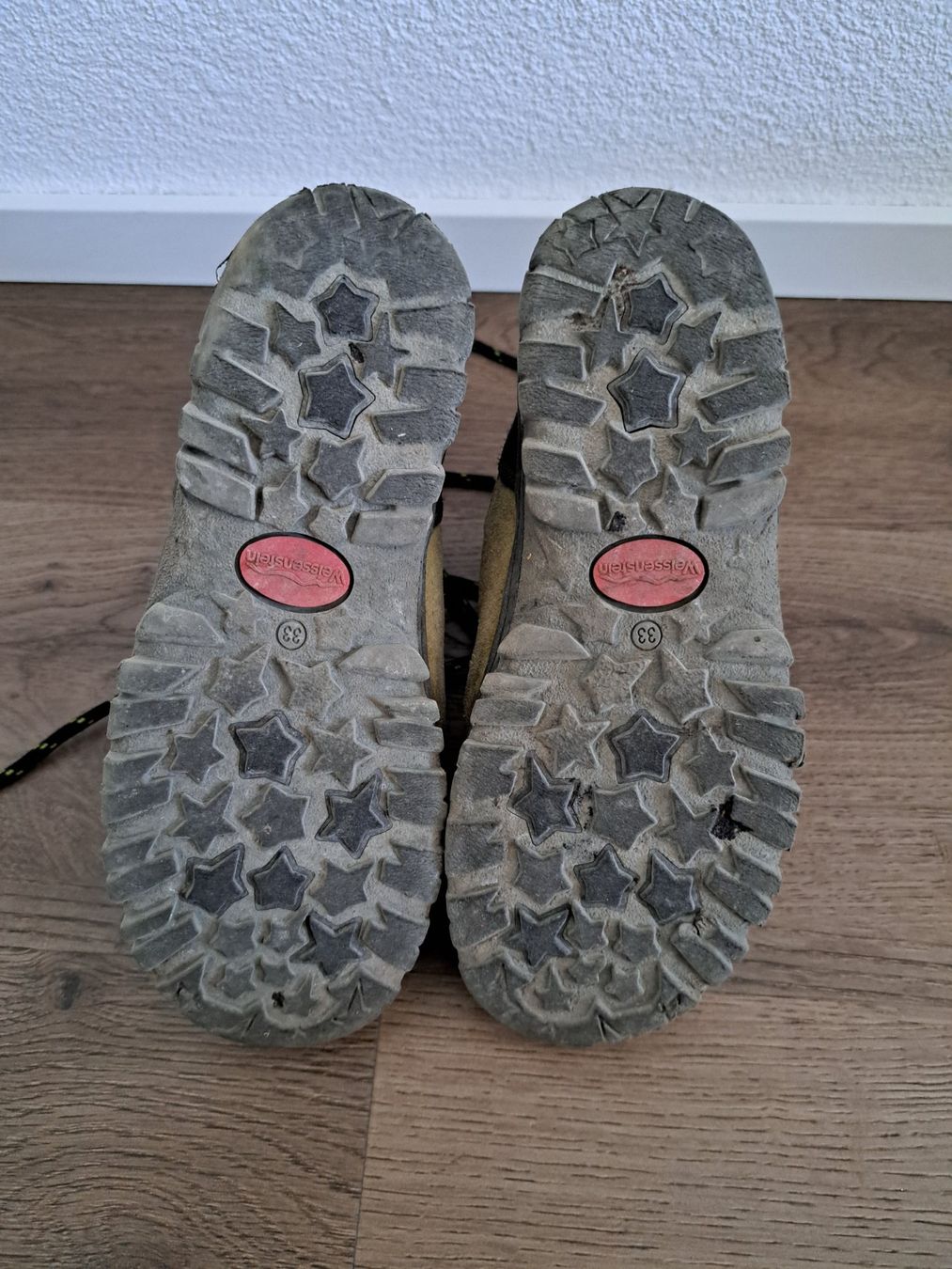 Schuhe für Jungen: Chaussures de randonnées, taille 33 – Gebraucht aus Brügg BE von NewYork 1