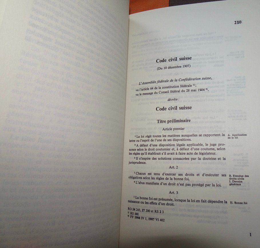 Libri: Code Civil Suisse et Code des Obligations – Nuovo (secondo la descrizione) da Châtelaine venduto da fil_7lqg 9