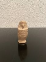 Alte Steinfigur: Eule