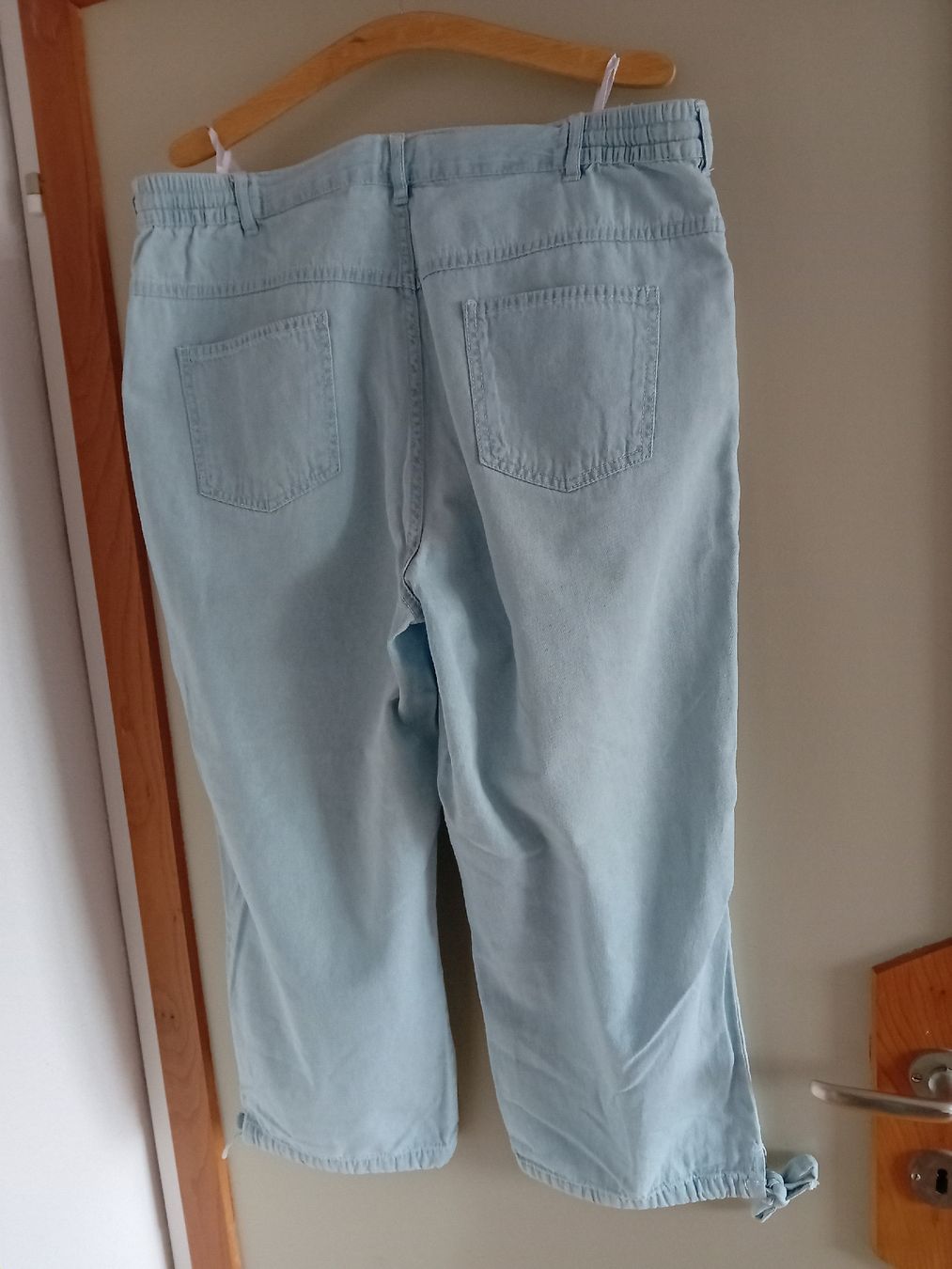 Hosen: 7/8 Jeanshose hellblau, Gr. 44 – Gebraucht aus Witterswil von hele04 1