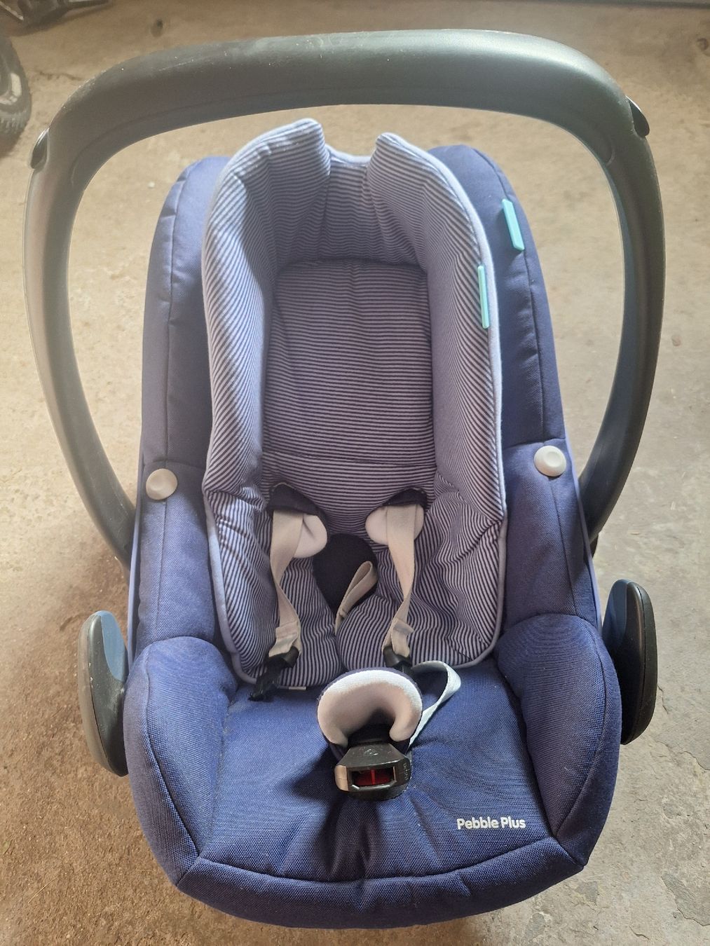 Maxi-Cosi Seggiolini per auto: Maxi-Cosi Pebble Plus mit 2 stationen gebraucht  – Usato da Brünisried venduto da mia_v8xz