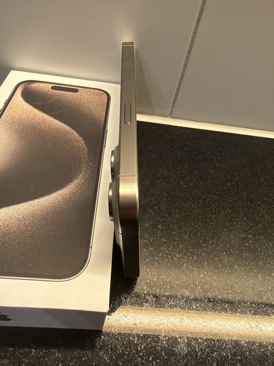 Apple Telefoni cellulari / Smartphones: iPhone 15 Pro Titan – Usato da Egerkingen venduto da 3net 5