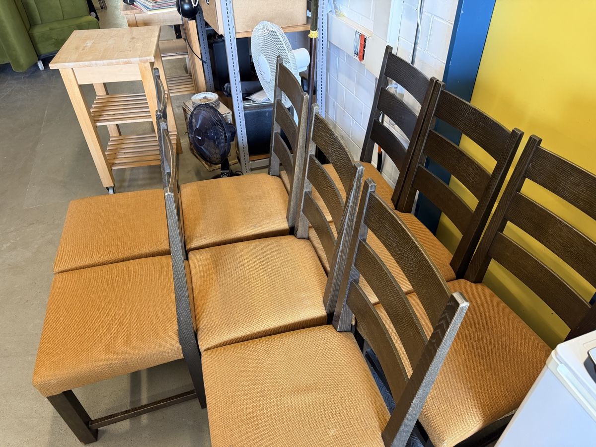 Chaises: Essgruppe 8 Stühle Massiv Top – D'occasion à Strengelbach par RaenAntikDesign 2