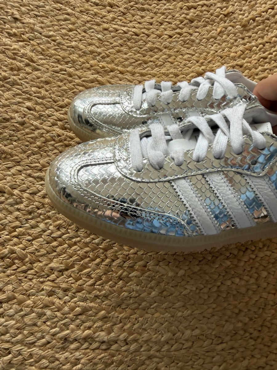 Damenschuhe: Adidas Samba Damen Sneaker Silber – Gebraucht aus Alosen von .AMEA. 2