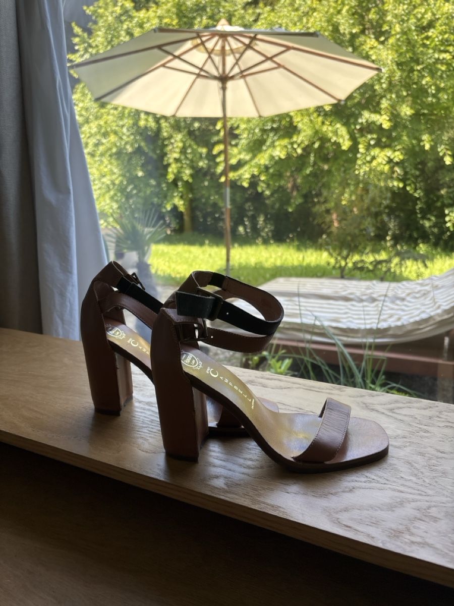 Damenschuhe: Jeffrey Campbell sandal heels 8.5 m/39 – Gebraucht aus Cham von MC_0605