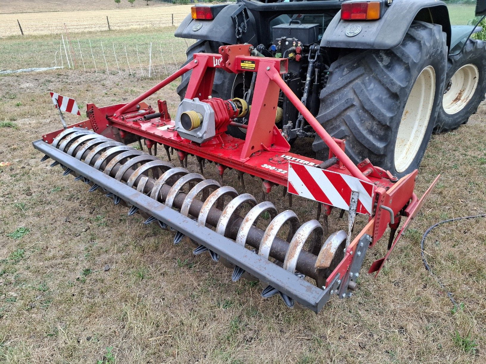 Lely Tutte le macchine: Kreiselegge Lely 300-22 – Usato da Lützelflüh venduto da perry11 2