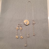 Parure argenté florale – collier + boucles