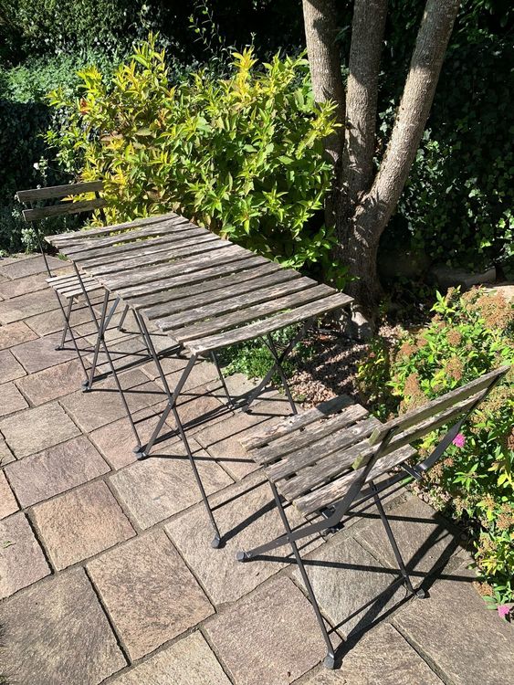 Gartenmöbelset gebraucht (2 kleine Tische, 2 Stühle) Kaufen auf Ricardo
