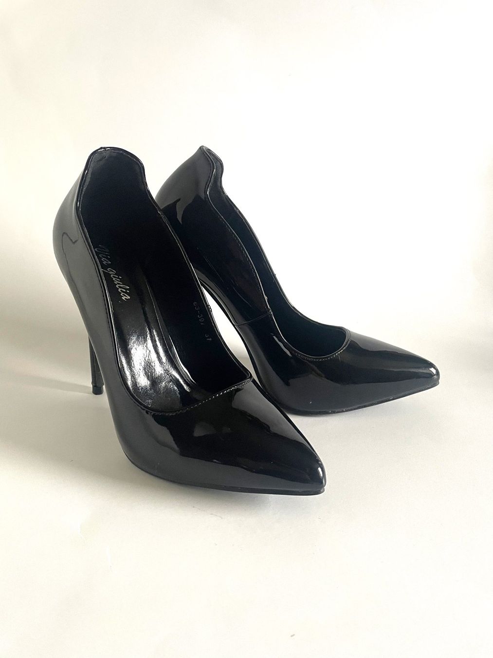 Scarpe da donna: Lack High Heels, Via Giulia, Gr.37 – Usato da Zürich venduto da Caro55 1