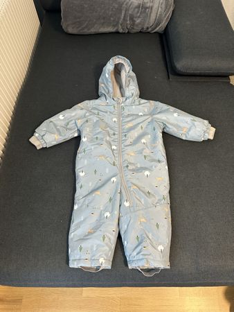 Baby Schneeanzug blau mit Muster Grösse 9-12 Monate