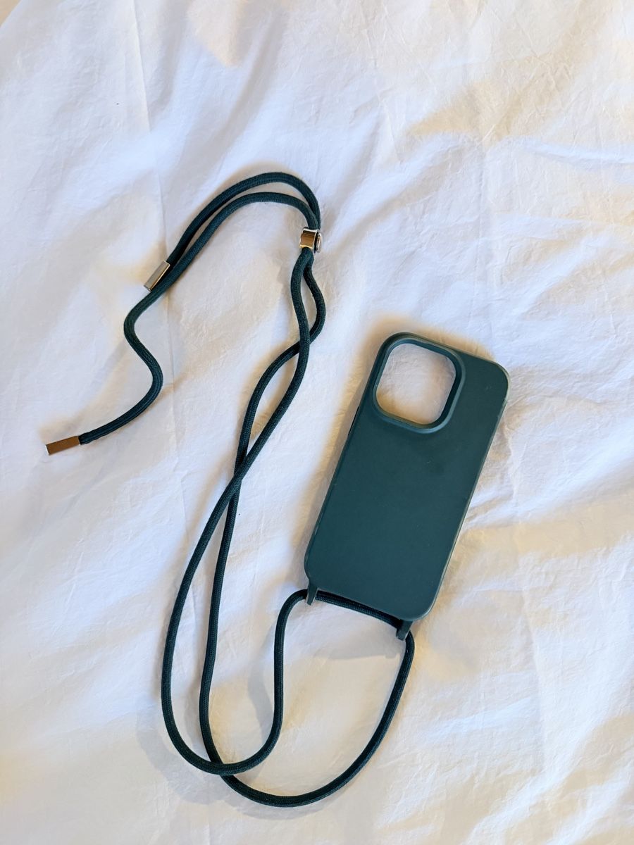 Apple Coques & Protection écran: iPhone 14 Pro Case with Strap, forest green, like new – D'occasion à Zürich par BettinaMarie2308 3