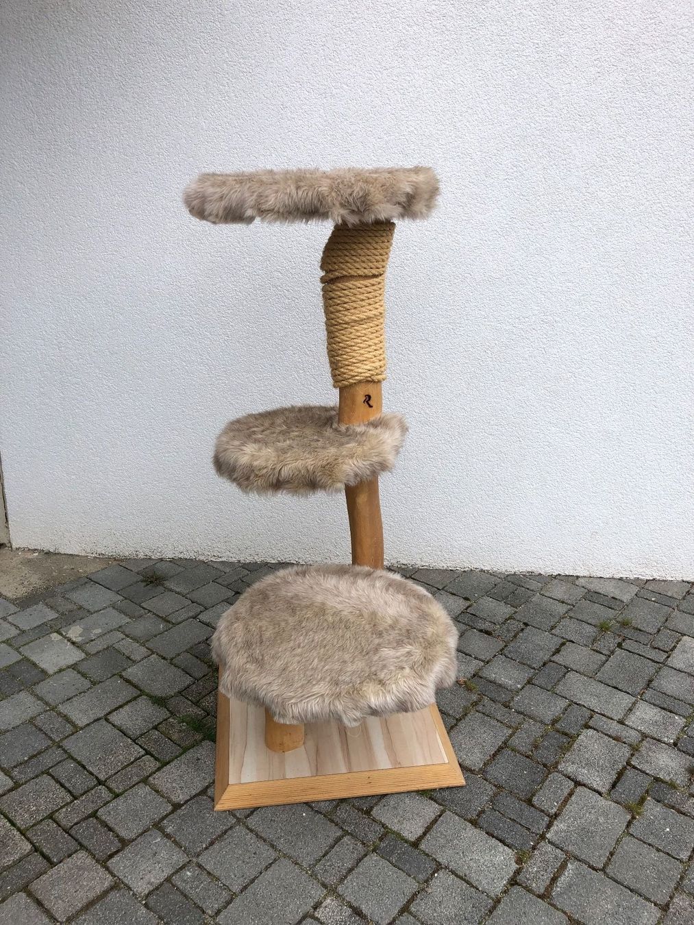Tiragraffi: Wunderschöner Katzenbaum – Usato da Giffers venduto da merlin_30 2