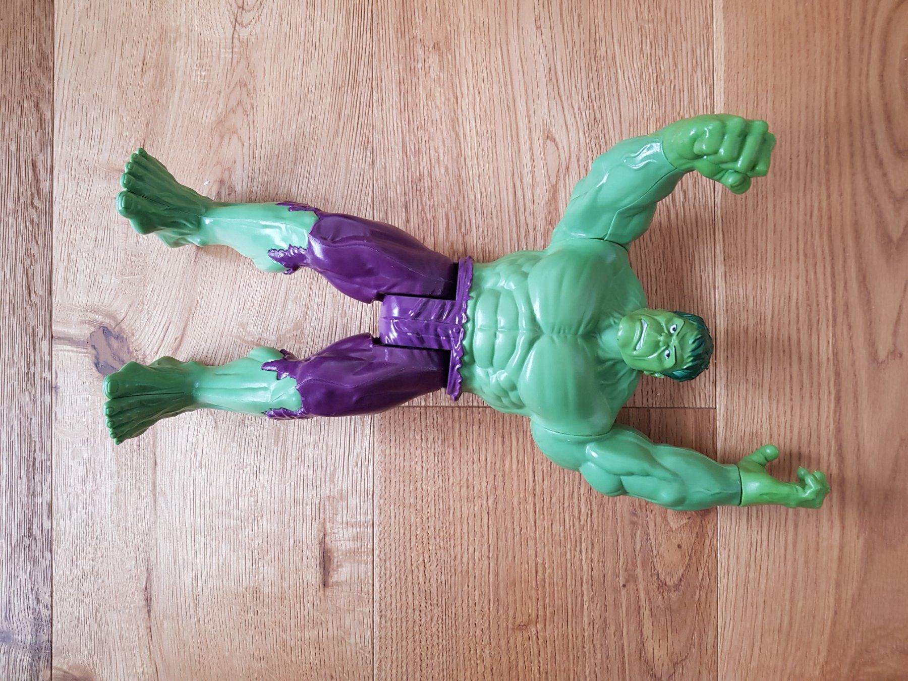 Statuette: Marvel Avengers Hulk-Figur Titan – Usato da Büron venduto da preact 1