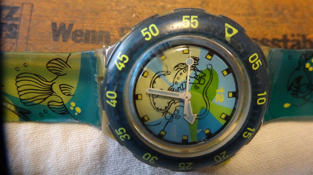 Swatch Montres: S-WATCH  SCHÖNE HERREN UHR,QUARTZ,MIT BOX.SCHÖNE FARBE.LÄÜFT – D'occasion à zürich par ahmad01 7