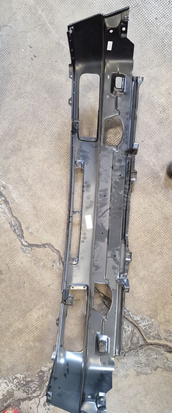 BMW Accessori per altri veicoli: Front Black vorne Bmw E30 Nachbau – Usato da Füllinsdorf venduto da gar_l5b6 1